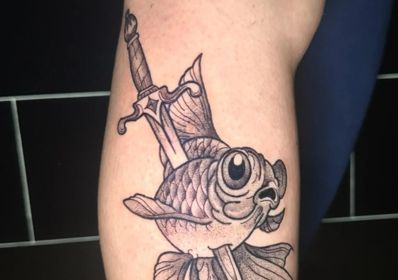 Los tatuajes blackwork class=